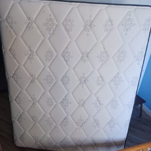 5-chi Mattress (70% New) - Dimensions: 150 cm (W) x 190 cm (L) x 24 cm (H)