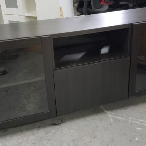 New, clean 6-foot base cabinet (80% new) - Dimensions: 181cm (width) * 42cm (depth) * 75cm (height)