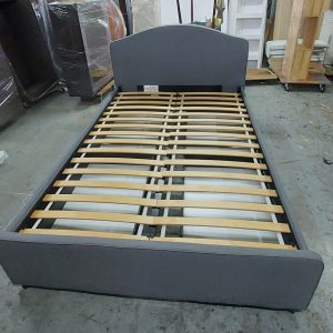 四呎半四桶床架 (70%新) 尺寸: 142cm(寬)* 201cm(長)* 101cm(高) 內 134cm(寬)* 190cm(長)* 36cm(高)