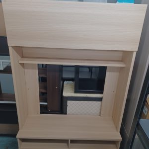 4-foot TV Stand (75% New) Dimensions: 120cm (W) * 41cm (D) * 191cm (H)