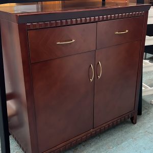 英式儲物櫃(70%新) 尺寸: 89cm(寬)* 50cm(深)* 91cm(高)