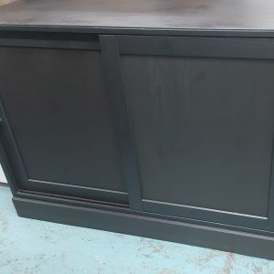 四尺躺門櫃(70%新) 尺寸: 121cm(寬)* 47cm(深)* 90cm(高)