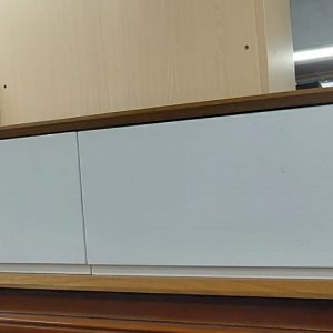 6-foot TV Stand (80% New) Dimensions: 180cm (W) * 40cm (D) * 25cm (H)//////////SOLD/已售