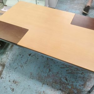 4-foot premium material coffee table (70% new) Dimensions: 121cm (width) * 70cm (depth) * 39cm (height)