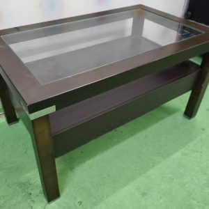 Red Apple Coffee Table (60% New) Dimensions: 82cm (W) * 50cm (D) * 44cm (H)
