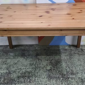 Pine Wood Dining Table (75% New) Dimensions: 119cm (W) * 74cm (D) * 74cm (H)