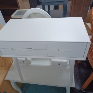 Solid Wood Dressing Table (75% New) Dimensions: 80cm (W) * 40cm (D) * 75cm (H)