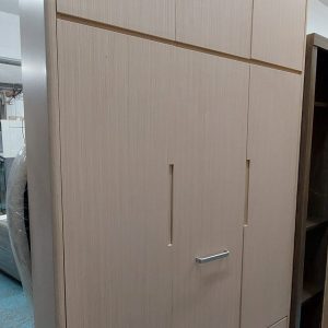 勁新訂造四尺衣櫃KEY(75%新) 尺寸: 122cm(寬)* 57cm(深)* 250cm(高)