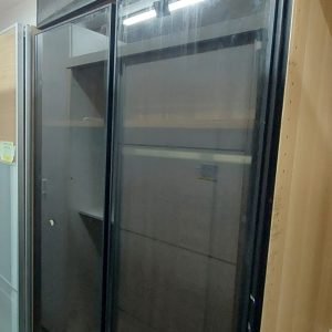 高身玻璃衣櫃(70%新) 尺寸: 80cm(寬)* 54cm(深)* 240cm(高)