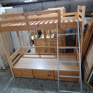 兩尺半上下格床 (70%新) 尺寸: 175cm(寬)* 191cm(長)* 181cm(高) 內上下 30cm(寬)* 183cm(長)* 144-37cm(高)