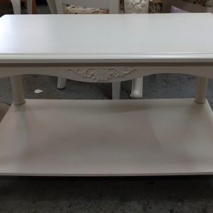 Three-foot English-style coffee table (75% new) Dimensions: 91cm (width) * 50cm (depth) * 55cm (height)