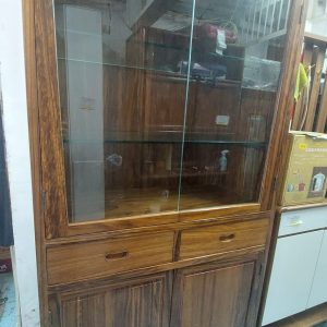Solid wood and glass cabinet (75% new) Dimensions: 100cm (W) * 45cm (D) * 200cm (H)