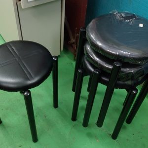 Four round stools (70% new) Dimensions: 40cm (width) * 40cm (depth) * 47cm (height)//////////SOLD/已售