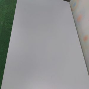 實用鐵腳餐枱 (75%新) 尺寸: 110cm(寬)* 67cm(深)* 76cm(高)