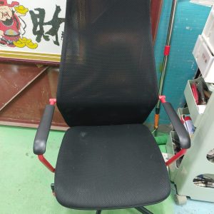 網背電腦椅(70%新) 尺寸: 63cm(寬)* 63cm(深)* 113cm(高)