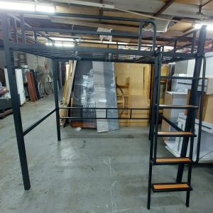 4-foot loft bed (70% new) Dimensions: 157cm (W) * 210cm (L) * 86cm (H) Internal dimensions: 121cm (W) * 205cm (L) * 171cm (H)