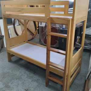 Solid wood 2.5-foot bunk bed (75% new) Dimensions: 90cm (W) * 191cm (L) * 173cm (H) Internal dimensions: 76cm (W) * 183cm (L) * 42-132cm (H)