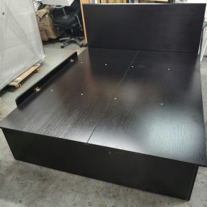 Custom-made 5-foot hydraulic bed (70% new) Dimensions: 155cm (W) * 186cm (L) * 100cm (H) Internal dimensions: 154cm (W) * 184cm (L) * 42cm (H)