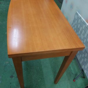 Solid wood folding table (70% new) Dimensions: 81-101cm (width) * 51-81cm (depth) * 76cm (height)