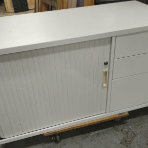 Metal Filing Cabinet (80% New) Dimensions: 110cm (W) * 48cm (D) * 58cm (H)