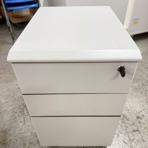 辦公室櫃仔 (80%新)- 尺寸: 41cm(寬)* 54cm(深)* 65cm(高)
