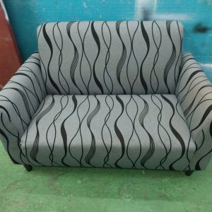 4-foot Special Sofa (70% New) Dimensions: 124cm (W) * 75cm (D) * 80cm (H)